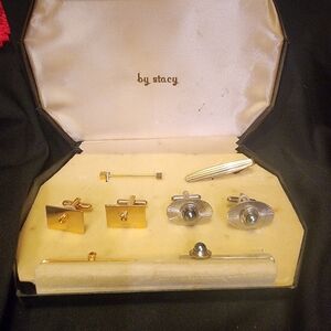 Vintage set of two cufflinks in original box by Stacy
